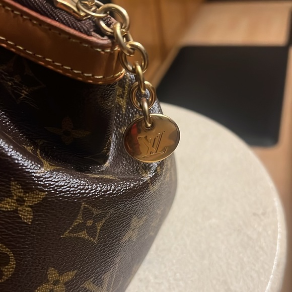 Louis Vuitton handbag. - Picture 5 of 6